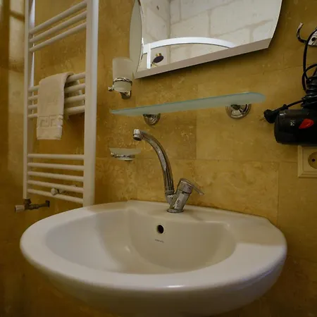 Glory Art Stone House 格雷梅