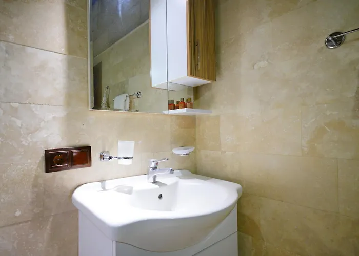 Glory Art Stone House *