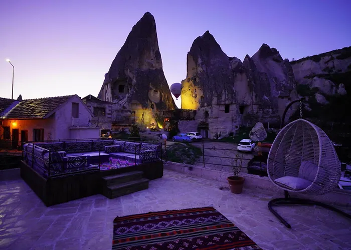 Glory Art Stone House Hotel